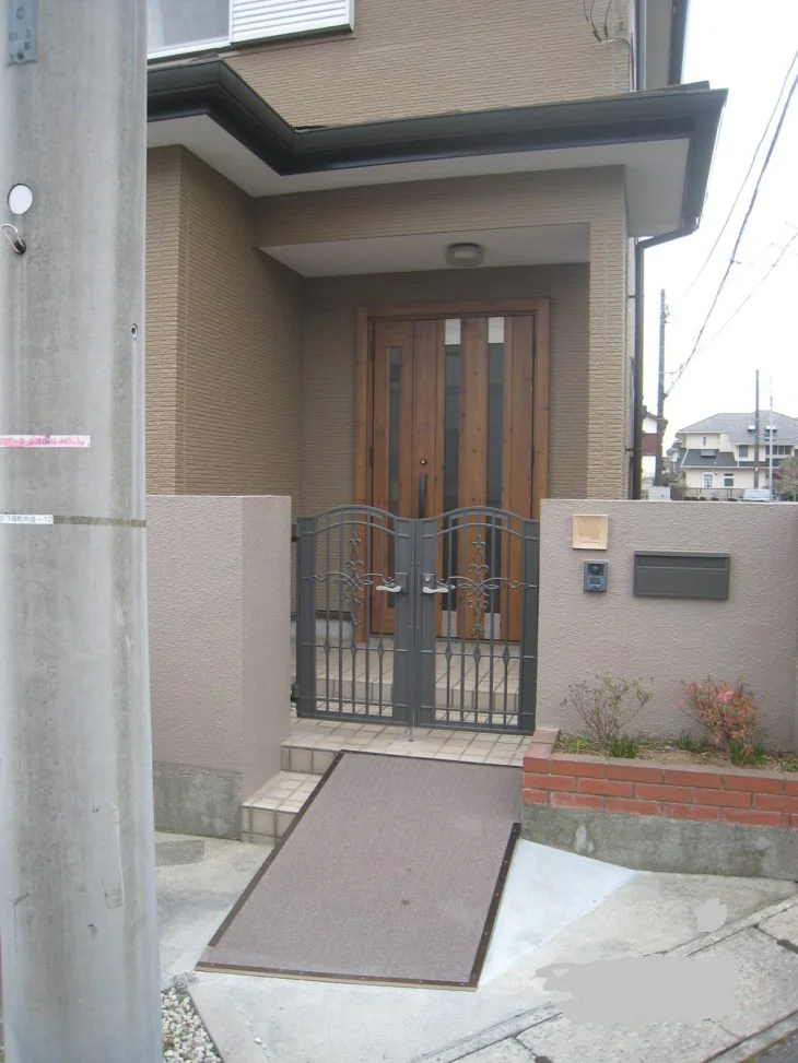 佐倉市 Y様邸 玄関スロープリフォーム事例