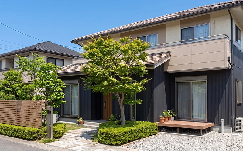 庭木剪定｜伸びすぎた庭木のお手入れで美しい庭へ